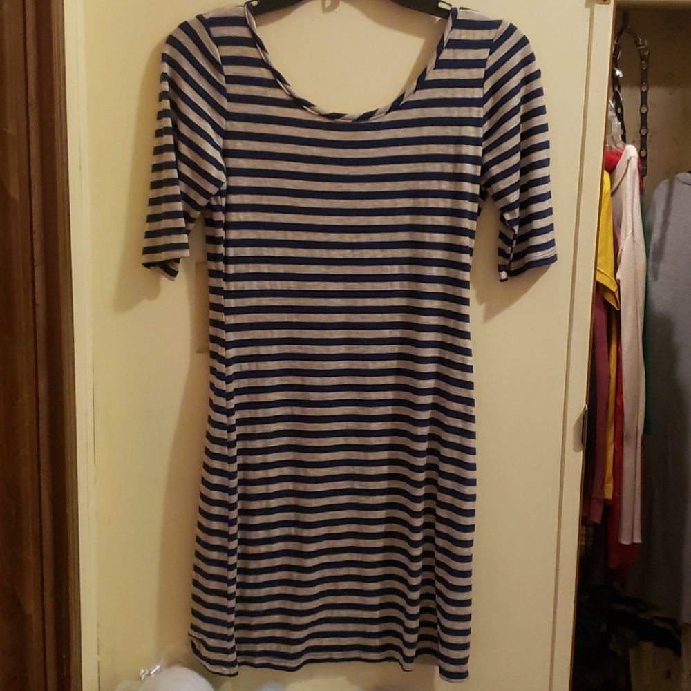 Clothes - Picture 5 of 8